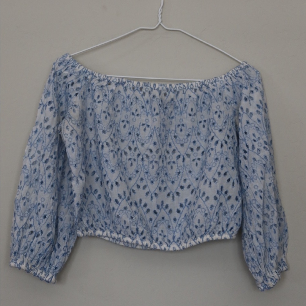 American Eagle - off the shoulder blue floral crop top